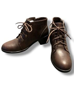 🍂 Easy Street Brown Lace Up Ankle Boots 6M Wide Comfort Block Heel NWOT